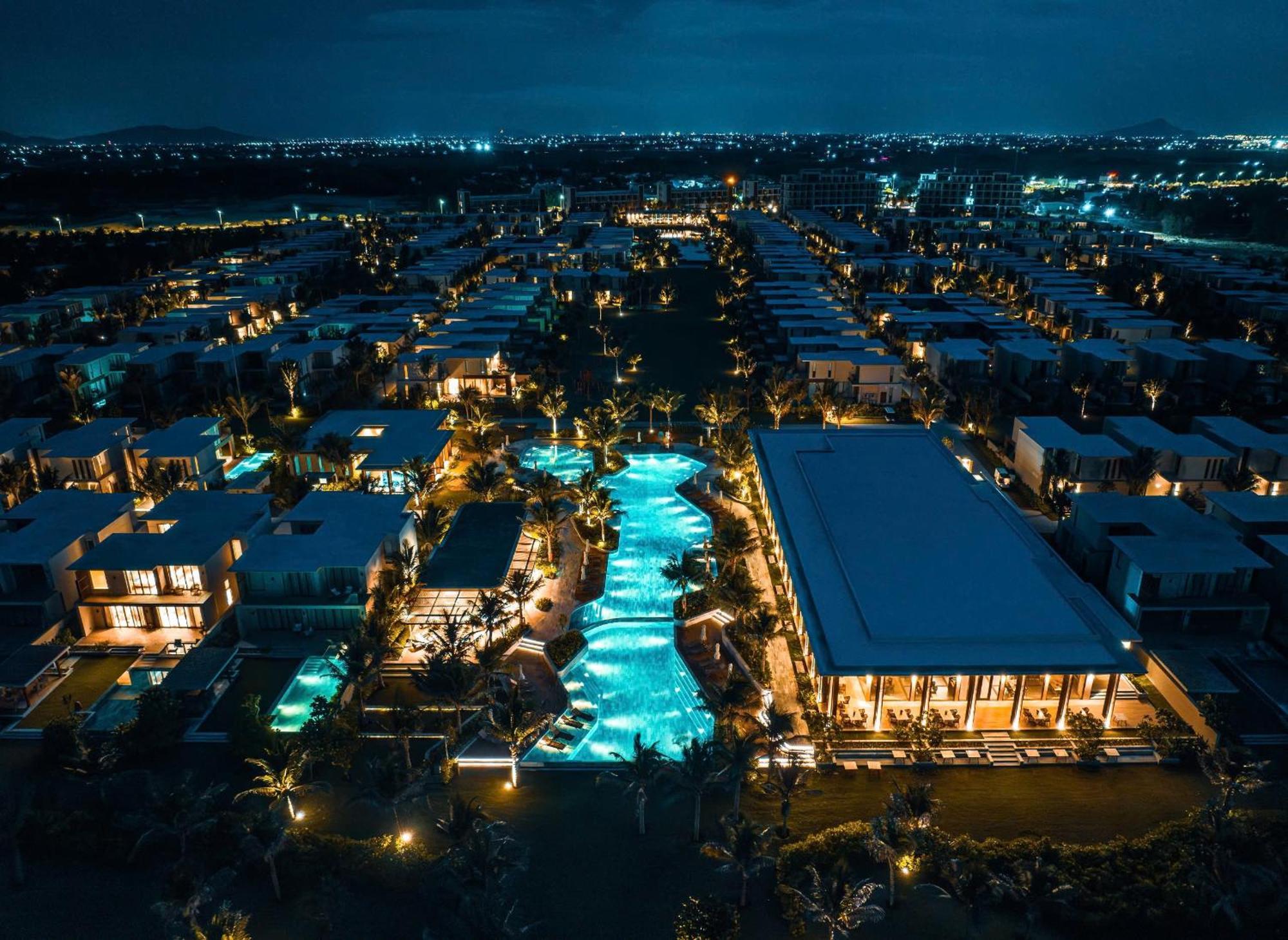 The Ocean Resort By Fusion Куи Нхон Екстериор снимка